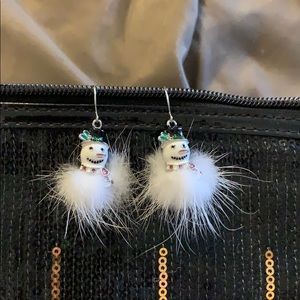 ☃️ADORABLE Fuzzy Snowman Earrings!!☃️